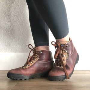 Vintage Vasque Goretex Hiking Boots